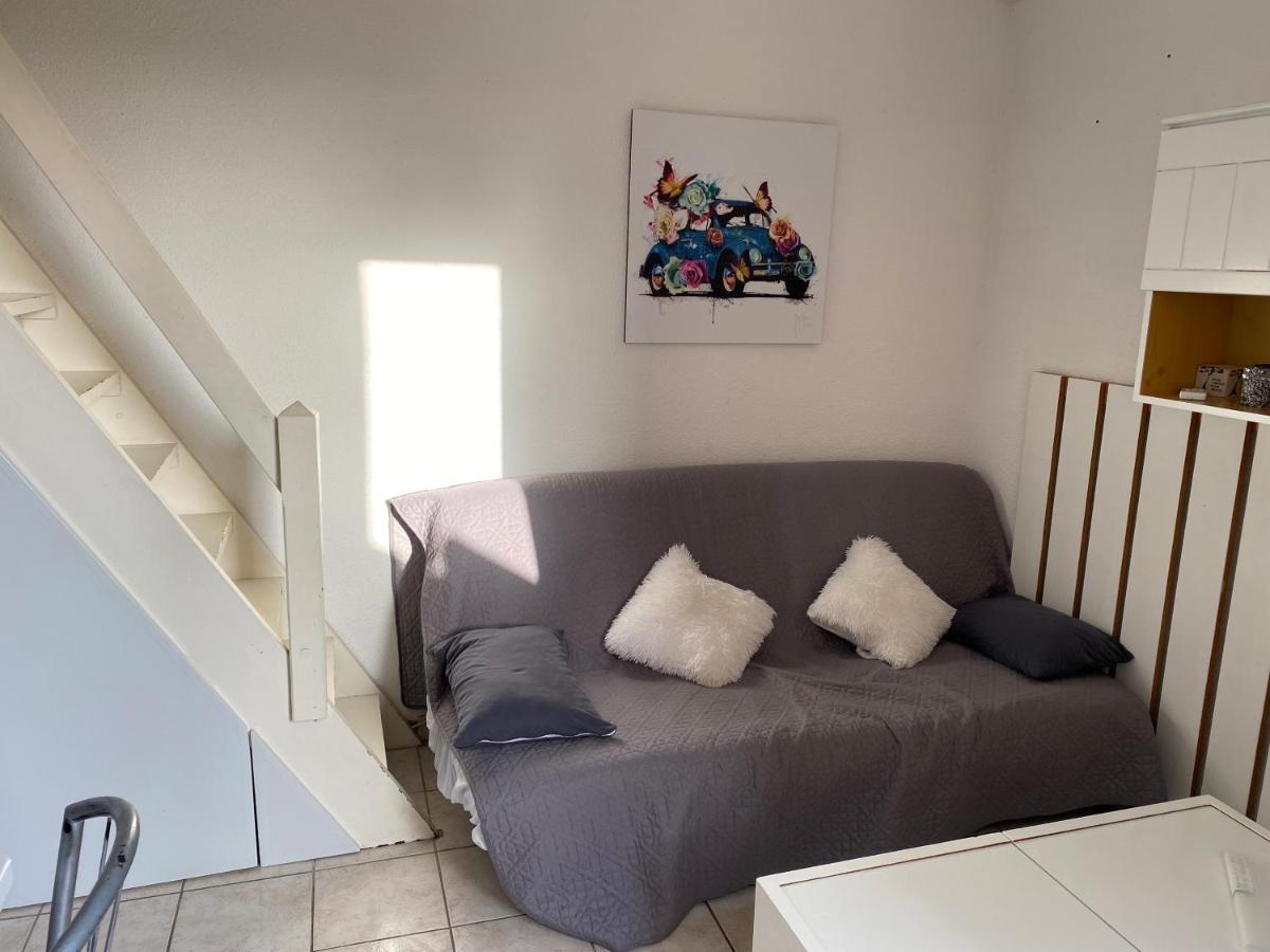 Joli Mezzanine Avec Parking La Roquille *