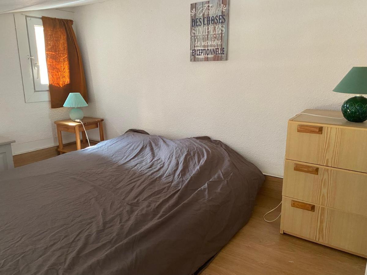 Appartement Joli Mezzanine Avec Parking La Roquille *
